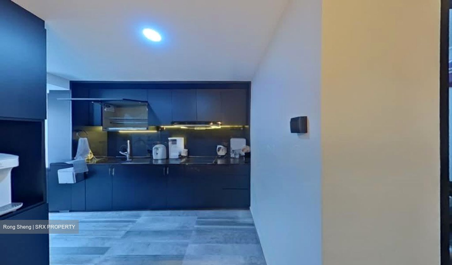 Blk 556 Jurong West Street 42 (Jurong West), HDB Executive #558408491